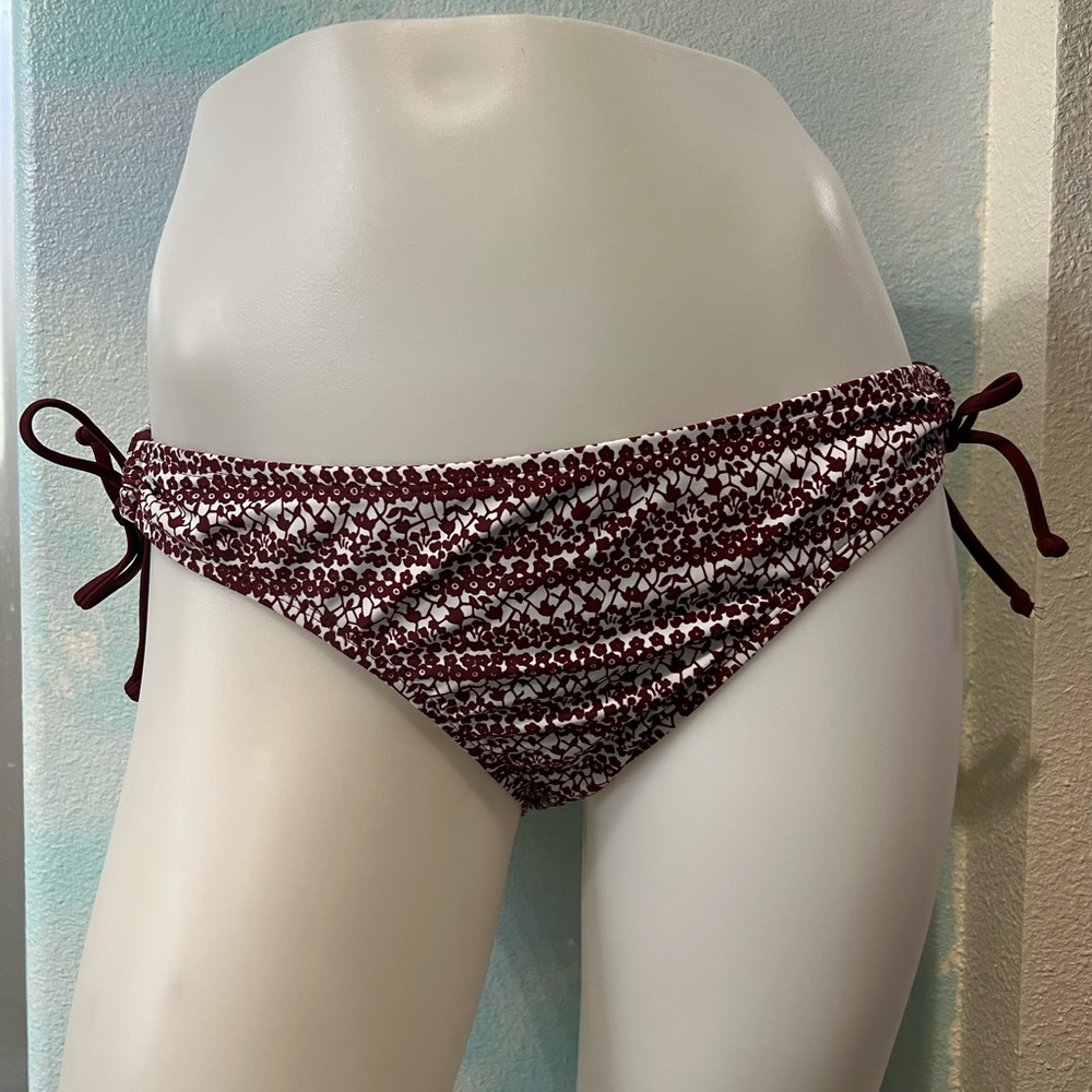 NWOT Mossimo Burgandy & White Floral Pattern Bikini Bottoms
